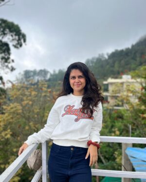 Roshni Singh Instagram - Living for the views ⛰️