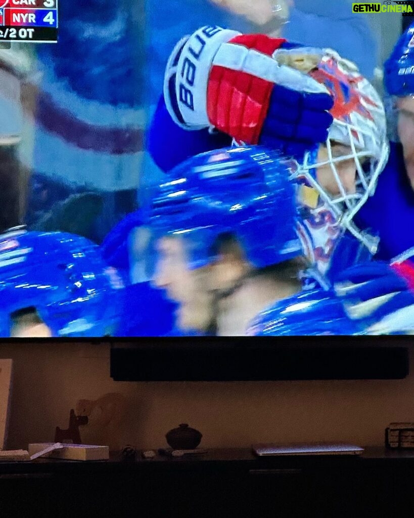 Rosie O'Donnell Instagram - RANGERS BABY !!! #rangers #hockey #victory