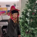 Rothy Instagram - 행복만하자2024 왕여드름 이번엔 관자놀이에남✨ 민채언니가 가려주따💕🎁🎄