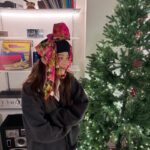 Rothy Instagram - 행복만하자2024 왕여드름 이번엔 관자놀이에남✨ 민채언니가 가려주따💕🎁🎄