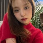 Rothy Instagram - 저는 실물파 입니다. 메리로시스마스🎁🎄❤ 은성쌤 죄송해요 머리가 또 멀쩡하지가...,냥😎