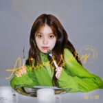 Rothy Instagram - 어느덧 벌써 로시의 이름으로 여러분께 인사드리는 시간이 6년이나 흘렀네요 참.. 뭐랄까요 피부로 와닿는 건 크게 없었어요 사실.. 저는 하고 싶은 노래를 불렀을 뿐이거든요 아직 많이 모자라고 목마르기도 하고요..ㅎ 돌이켜보면 많은 음원과 모습으로 인사를 드렸네요 ! 그리고 많은 사랑과 응원의 메세지도 받았구요.. 또한 로시로 활동하며 함께 도와주신 모든 분들께도 감사인사를 전하고 싶습니다 저 혼자 이룰 수 있는 건 없어요 다 도와주시고 함께해 주시는 분들 덕분이라고 생각합니다 음악인으로, 앞으로 음악이라는 포괄적인 장르를 나 자신으로서 꾸며나아가고 싶은 저는 아직 많이 더디고 많은 노력과 인내가 더해져야 한다고 요즘 느껴요 그래서 그런지 지금의 6년이 소중하면서도 참으로도 적은 숫자라고 느껴져요.. 그러니 여러분!! 다들 이 숫자에 놀라지 마시고! 앞으로도 여러분들에게 음악으로 또는 로시의 모습으로 공감과 소박하면서도 흘러가는 웃음을 드리고 싶어요 !! 축하해 주신 모든 분들 감사드리고 앞으로 저희의 정해지지도 않은 또 어디로 흘러갈지 모를 험난한 길 , 그리고 그끝에 이유가 있을 그 길을 함께 헤쳐 나아가 보아요 그리고 마지막으루!! 블루밍 사랑합니다😎✨💙