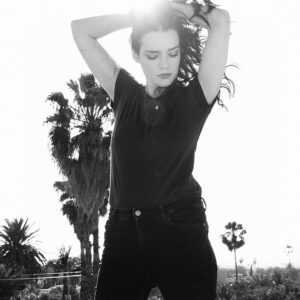 Roxane Mesquida Instagram - Check out my interview in @issue_mag for @nowapocalypse on @starz 📸@jwdikkers 💄@kirinstagram #hair @claytonhawkins thank you @annickopp 🙏❤️