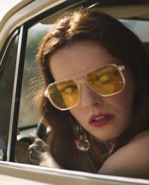 Roxane Mesquida Instagram - “Toutes les femmes le font” de @marinazlk avec @mathieudemy @roxane_mesquida produit par @philippegompel sortie très bientôt…. Hâte que vous découvriez ce film que nous avons tourné dans le désert de Los Angeles en plein ouragan 😋 ps. I love you @marinazlk musique: @maudgeffray 🥰