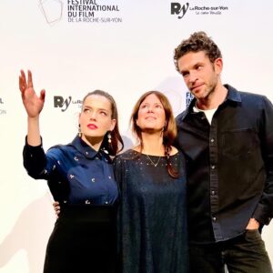 Roxane Mesquida Instagram - Merci @festfilmlrsy We had a blast! @meduse_film sort au cinéma le 26 octobre! @arnaudvalois #sophielevy @franckannese @waynapitch @lyoncaen