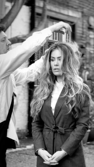 Roxanne McKee Instagram - Locks loving 
*
*
*
#Hair #wavygirl