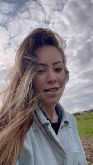 Roxanne McKee Instagram - What a wonderful day with the furry pigs! 
Thank you so much Lisa and Tim! 
York is just beautiful, and the people of York and the piggies have made this last three weeks incredible. If you haven’t visited York, pop it high on your list of places to see in the Uk. ❤️ P.S Little piggies bite🐷
#mangalitzapigs #York