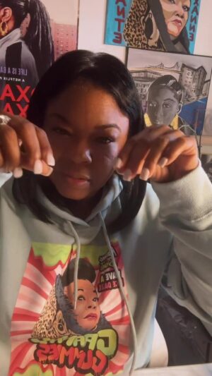 Roxanne Shanté Instagram - Sprinkle a little salt in your shoes to get rid of the blues and have balance today.