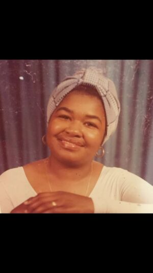 Roxanne Shanté Instagram - Today is a rough day to all Mothers Happy Mother’s Day I want to thank my sister for taking me out last night I really needed the laughs 🤣🤣🤣🤣🤣🤣 And to all of the children that have loss their Mothers and to all of the Mothers that have loss their children I Love You take this day to think about good times and a time that you laughed with them only good memories today. Or at least try. With Love Always Roxanne Shante