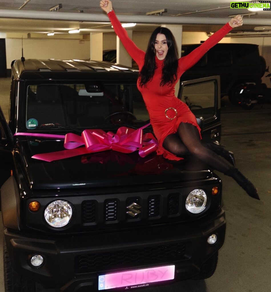 Ruby O. Fee Instagram - @suzukideutschland , you made my Christmas unforgettable with this amazing surprise! Excited to cruise into the new year with gratitude. Happy holidays to all and cheers to a fantastic New Year! 🌟 #anzeige