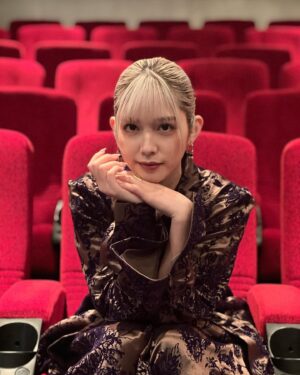 Ruka Matsuda Instagram - 映画『レディ加賀』全国公開中です！
映画公開に伴って取材をして頂いた記事がたくさんあがっています◎
裏話も盛りだくさんです、ぜひご覧ください！

取材&都内先行舞台挨拶時の衣装です！
ジャケット、パンツ  @shiroma_official
リング　@cujacu
ネックレス　@blueta1handmade
ピアス　@petit_ami34
.
#レディ加賀 #加賀温泉