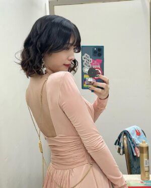 Ruka Matsuda Instagram - 先日ホテル椿山荘東京で行われました いしかわ県人会に、映画『レディ加賀』チームでお伺いさせていただいた時の写真です☺️

映画の裏話などをお話しさせて頂きました！
全国公開は2024/2/9です◎
少し先ですが、お楽しみに！

dress / @elisabettafranchi
shoes / @daianashoespress
pierce / @ari._j
necklace / @caki.jewelry
.
#レディ加賀 #映画レディ加賀