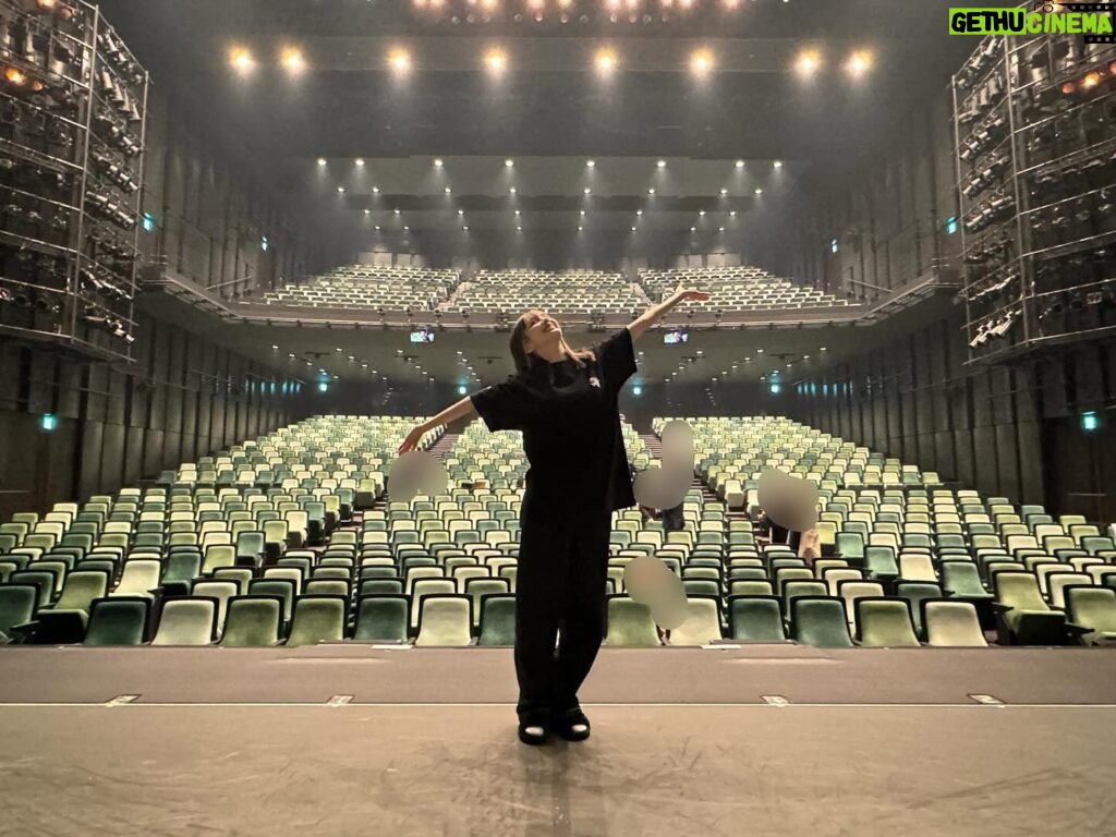 Ruka Matsuda Instagram - ブロードウェイミュージカル『ハネムーン・イン・ベガス』 大阪公演も残り少なくなってきました…！ 最後まで大切に、変わらずお届けしていきます☺️ 大千秋楽まで、引き続き宜しくお願い致します！ . #ハネムーンインベガス