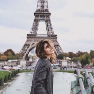 Ruken Demirer Instagram - #Paris #rukenontheroad #tbt 💫