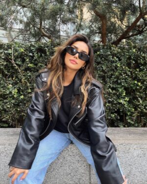 Rukku Nahar Instagram - happy monday!!🤟🏽🖤