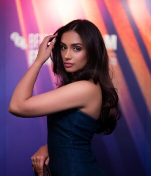 Rukku Nahar Instagram - Premiere of The Buckingham Murders💙 67th BFI London Film Festival 2023. Out on Netflix next year!!

Directed by @hansalmehta @britishfilminstitute 

📸: @e_rahman_photography