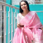 Runa Khan Instagram - আজকে একটু মণিপুরী প্রেম চলছে..🌸🌸🌸 #runakhan