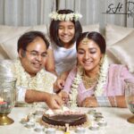Runa Khan Instagram - ১২ বছর... যে স্নেহ,যত্ন,ভালোবাসা,গুরুত্ব,সম্মান,আদর আমার প্রতি তুমি দেখিয়েছো এই বারো বছরে কখনো কখনো মনে হয়েছে আমার মা-বাবা’ও এভাবে আমার প্রতি অনুভুতির প্রকাশটা দেখাতে পারেনি.. যদিও আমি আমার বাবা-মার অতীব আদরের একমাত্র মেয়ে..😊 এবং আমি নিশ্চিত যে পরিমান মমতা ও দরদ নিয়ে তুমি আমার পিছে-পিছে ঘুরতে থাকো আমার একমাত্র সন্তানও কখনো এমন মমতা আর দরদে আমাকে আগলে রাখতে পারবে না.. জাগতিক আমার প্রায় সকল শখ-আহ্লাদ-চাওয়াই তুমি পূর্ণ করে ফেলেছো, তেমন কিছুই আর চাইবার নেই.. শুধু সুস্থ থাকো..আমার আর মেয়ের সাথে অনেক অনেক বছর বেঁচে থাকো.. ব্যাস এটুকুই চাওয়া.. শুভ কাগজ-কলম দিবস আমার EW ❤️ (বি.দ্র- এর মানে এই নয় যে,আমরা ঝগড়া-ঝাটি, রাগা-রাগি করে প্লেট-গ্লাস ভাঙি নাই কখনো.. প্লেট-গ্লাস ভাংচুর অতীতেও চলেছে ভবিষ্যতেও চলবে ইনশাআল্লাহ ..😏)
