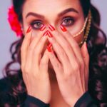 Runa Khan Instagram - “Hey señorita”…🌺 👗- Stride 💄- Farhana Chaity 📸- Nasir Uddin Yeasin #runakhan