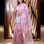 Runa Khan Instagram - 🌸🌸🌸 #runakhan @dustcoat_blouz @taqwausa