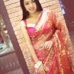 Runa Khan Instagram - 🧡🧡🧡 জামদানী- @taqwausa ব্লাউজ- @dustcoat_blouz #runakhan