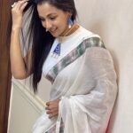 Runa Khan Instagram - “এত প্রশ্ন কেনো ?” গহনা @chondroshekhor.20 শাড়ী - @jenet 📸- @mruba_2023 #runakhan