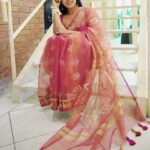 Runa Khan Instagram - 🧡🧡🧡 জামদানী- @taqwausa ব্লাউজ- @dustcoat_blouz #runakhan