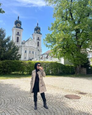 Rungrawan Tonahongsa Instagram - กาแฟทำให้ใจสั่น​ ส่วนเธอนั้นทำให้ใจอ่อน😁 #Germany🇩🇪 #2024