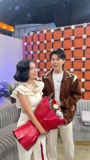 Rungrawan Tonahongsa Instagram - หยุดดิ๊อิสร์‼️😂🤭 @id_issarapong #มนต์รักโซเชียล มาร้องให้ฟังแบบนี้พี่ก็ไม่รอดดิค้าบบบบ😂😂😂 เพลงเต็มเค้าดีMV ก็น่ารัก แนะนำไปฟังเลยค่ะ
