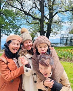 Rungrawan Tonahongsa Instagram - ข้ามมาโพสงามๆที่ฝรั่งเศสแปป😆 #france 🇫🇷 #4พี่น้องท่องยุโรป2024