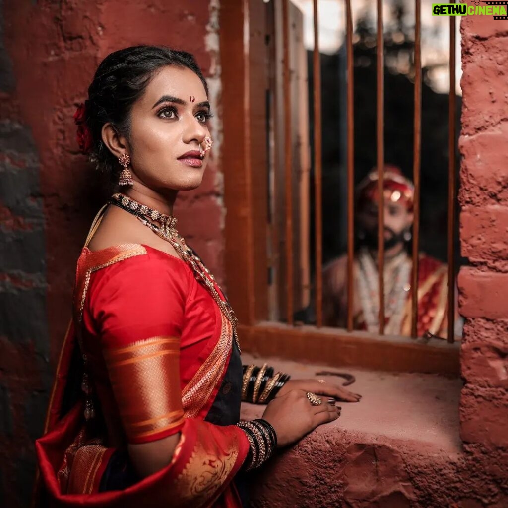 Rupali Wakode Instagram - शिवजयंती निमित्त सर्वांना हार्दिक शुभेच्छा....🙏🚩 . . . Makeup : @mrunalitaralkar_makeupartist In frame : @rupali_wakode11 @harshadsawant_ Photography : @wedding_picture_perfect Styling : @asavari_fashionstylist #shivjayanti #jantaraja #chatrapati #jayshivray #jaybhavani #harharmahadev #aaturta #shivjayanti2024 #Raje #shivjayantipune #maratha #mavle #singhgad #shivneri #rajgad #maharashtra #marathi #proudmaratha