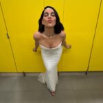 Ruth Lorenzo Instagram - Y de repente la vida te sorprende… 🤍 #benidormfest2024 👗: @loveisintheair_bridal @jennypackham @__pdepaola @stevemaddenesp por @antoinella