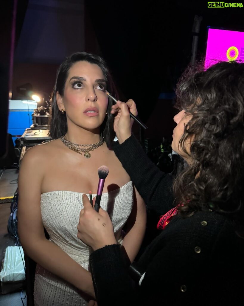 Ruth Lorenzo Instagram - Y de repente la vida te sorprende… 🤍 #benidormfest2024 👗: @loveisintheair_bridal @jennypackham @__pdepaola @stevemaddenesp por @antoinella