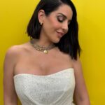 Ruth Lorenzo Instagram - Y de repente la vida te sorprende… 🤍 #benidormfest2024 👗: @loveisintheair_bridal @jennypackham @__pdepaola @stevemaddenesp por @antoinella