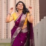 Rutuja Bagwe Instagram – laugh out loud 😃😃😃

saree @bahurupa_ 
p.c @ashayrtulalwar 
MUA @riyapanchal.makeupartist 

#behappy #laugh #peace #saree #sareelove #rutujabagwe