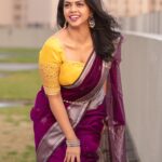 Rutuja Bagwe Instagram – 😃😃😃 

saree @bahurupa_ 
p.c @ashayrtulalwar 
MUA @riyapanchal.makeupartist 
blouse @liiyanna_designs 

#saree #sareelove #rutujabagwe #smile #magiclight #behappy #bestrong