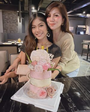 Ruzana Ibrahim Instagram - Still a lil overwhelmed by how I was spoilt rotten. 🤧 Thank you sayang for all that you do and for all that you have done @fadhilhui. I appreciate them all. Happy tummy Happy Birthday Girl. And thank you everyone for your kind wishes and warm thoughtful gifts. Yalls know who you are. Will grace some of you with my presence soon hehehehe 🤪

Love,

Your Favourite Lil Miss Scorpio

#1311
