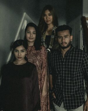 Ruzana Ibrahim Instagram - Mystery solved.

THE END 

Sekian sahaja dari kami.

Terima kasih atas kepercayaan dan peluang yg diberikan pada saya utk memegang watak ini. It was so much fun exploring emotions dan berkarya! An experience indeed! Terima kasih juga kepada semua yang terlibat dalam menjayakan naskhah yang sangat kompleks dan bermakna, lagi unik dan hebat ini. Dan terima kasih kepada semua kerana setia menonton dan memberikan respon yang sangat² baik. Harap semua terhibur dan mengambil iktibar dari cerita ini. Yalls awesome!

Mona, Signing off now 💋

Love 🖤,
Mona

@aquilaemas
@amorizan

#misterimona