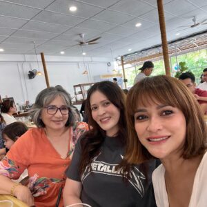 Ruzana Ibrahim Instagram - We decided to go for lunch at @warongpokya today and boyyyy was it delicious! It’s located in the heart of KL, in Kampung Baru so it’s easily accessible. Nasi campur with a lot of Terengganu flavours that just makes you go “Oooohhh!”
.
If you’re in KL please go check it out and give it a try. Sedap gilerrrr!!! #makankualalumpur