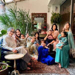 Ruzana Ibrahim Instagram - One Raya portrait with Mama and my cousins ❤️ #nashsazzyraya