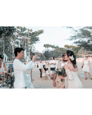 Ruzana Ibrahim Instagram - A gem, Gone too soon. If there's one thing tht eases the heart n mind is knowing the fact tht u were chosen to return to Him on the Holy month of Ramadhan. A passing to be envied indeed, Allahuakhabar ❤️

Emmy Agung. Oh Emmy.. Where do I begin? Truly, a class of his own. One of Malaysia's renowned makeup artiste yet the humblest n sincerest of them all. To see n be around u was such a joy n something I looked forward to every single time. Always so calm, with a smile on ur face, always with a story to share which we would always end up in laughter. Born on the same month as I, no wonder we connected well. Your talent, passion, enthusiasm, creativity, vision, artistry, kindness, humility n sincerity in what u do is like NO other. Demi Allah, u were different dan Keikhlasan u tu yg membuatkan I tertarik dgn u dan buat ramai org sayang dekat u. I knew in my heart, u were someone I could keep close. Above all, u were REAL. We had conversations bout travelings n exploring the world. You were the most excited bout my dream n ideas of having a beach wedding which eventually turned into a reality. U came all the way to Cherating, offered n gave me one of the best gifts a girl could ask for. Did ur magic, even took care of me on tht day n made sure I looked n felt my best. Forever thankful I am for tht. Got a call from u n Ardi one morning to fill in an emergency collaboration. Only u could've convince me to do such a Crazy last minute thing. True enough, next thing I knew, I was on board. Coming on set all clueless, u n @rd.idewani.zaini walked me through the process n I understood u completely. We talked about how the eyes are the windows to our souls. You played ur music playlist so i could resonate such melancholia, in the name or art. A beautiful experience, which I will cherish forever. Sayu hati.. Thank u for all tht u gave n for all that u are. You were indeed Magic ✨

Semoga Allah mengampuni, melindungi u dgn kecintaanNya serta ditempatkan di Syurga Firdaus bersama yg beriman. May we meet again in the afterlife, in sya Allah. 

Al fatihah buat Yusshaimi bin Mohamed Yunus. I love u so much My Dear Emmy. You are cherished n you will be deeply..terribly missed 🌹