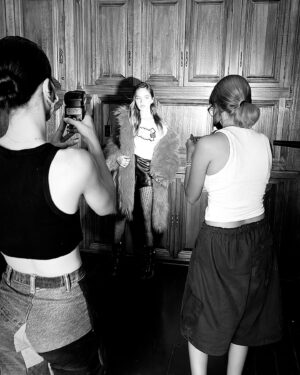 Ryan Kiera Armstrong Instagram - @flauntmagazine #bts 📷 😘😘#firsttimeoffenders #flauntmagazine