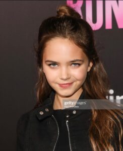 Actress Ryan Kiera Armstrong HD Instagram Photos and Wallpapers December 2022