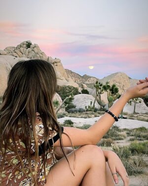 Ryan Kiera Armstrong Instagram - Cali fall 🧡#joshuatree