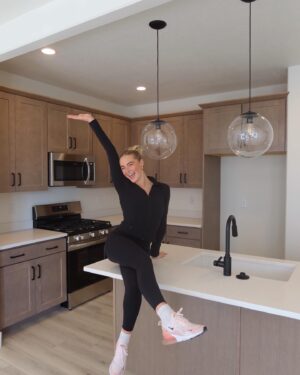 Rylee Arnold Instagram - OFFICIALLY A HOME OWNER✨🏡❤️‍🔥 feeling so so grateful 🥹