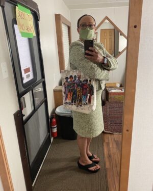S. Epatha Merkerson Instagram - My 1st day back and a new set bag from #beautyaford! Thank you Alex…I love the work of #BisaButler #ChicagoMed #Season8 Here we go! #SharonGoodwin