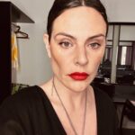 Sónia Tavares Instagram – A chamada cara de  c🍑 à paisana 
#selfloveandhateselfie