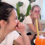 Sıla Şahin Instagram - Unser Muttertag 🍹 #mehrrealitätaufinstagram #momlife #muttertag #kinder #playdate . Wer kennt es ? Du bist zu Besuch bei Freunden und die Kinder drehen durch 🙃 @laurasste 💗😂🥂 Auf alle Mamas da draußen ihr seid nicht allein denk an Euch 🫶 #motherhood