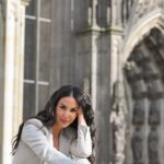 Sıla Şahin Instagram - Happy Pfingst Grüße, mit Palado Füße 👣 😅 Was meint ihr welcher Look gefällt euch mehr ? Die Feiertage kann ich endlich lange und gemütlich durch die Stadt schlendern .. Mit dem Code : SILA20 bekommt ihr 20% Rabatt! Schöne Feiertage 🫶 @paladoshoes #happyfeed #happyme #palado #pantoletten #anzeige #köln #kölnerdom #colognecathedral