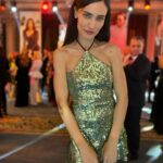 Saadet Işıl Aksoy Instagram - Thick skin and an elastic heart.. 💃🏻🤙🏻🫀 #alem30yaşında @alemdergisi 👗 @ilathebrand 💍 @uskuplukuyumculuk